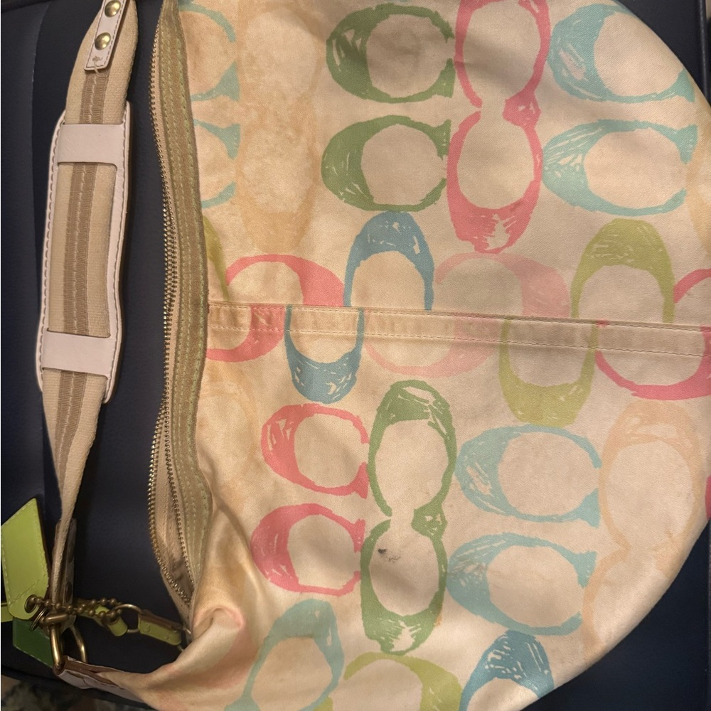 🛍️ Coach Signature Fabric Hobo Bag & Matching Wedge Sandals Set 🛍️ - Picture 2 of 9